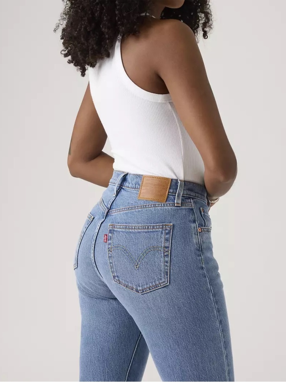 Levi’s 501 Curve Jeans Medium Wash - Picture 4 of 10